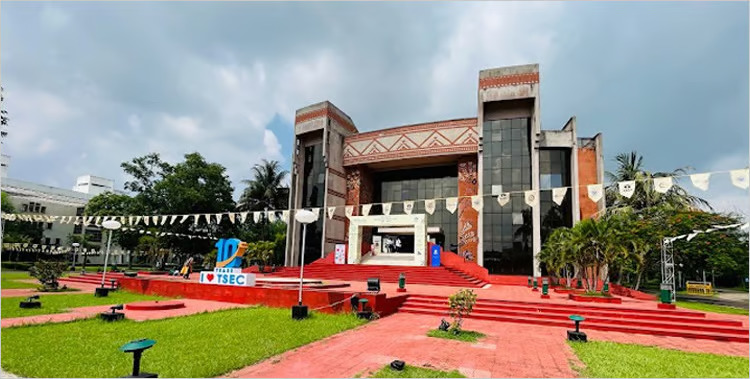 Indian Institute of Management (IIM) Calcutta Image 1