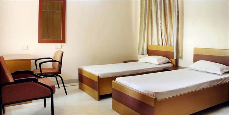 Hostel - Image 2